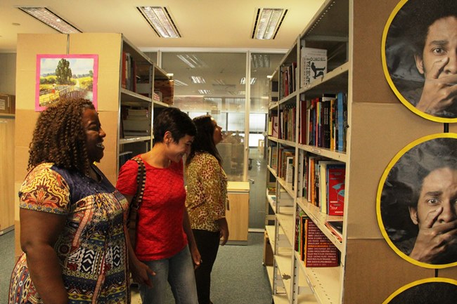Macaé Evaristo e Priscylla Ramalho na nova Biblioteca Estadual Maria Lacerda de Moura. Foto: Franciele Xavier (SEE/MG)